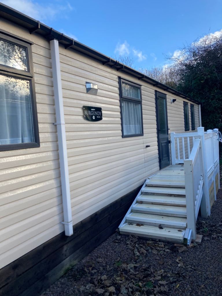 Swift Burgandy 2018 2 bedroom  6 Berth