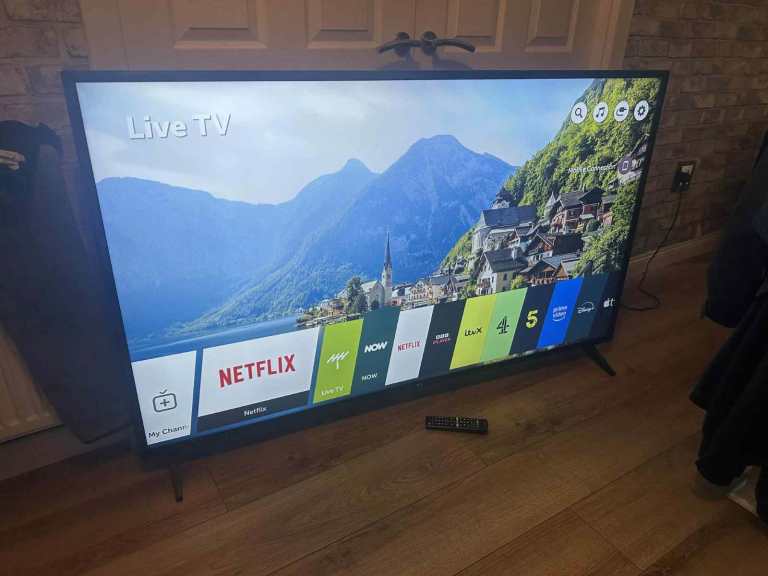 image for  Immaculate 65" Smart TV LG 4K 2160p