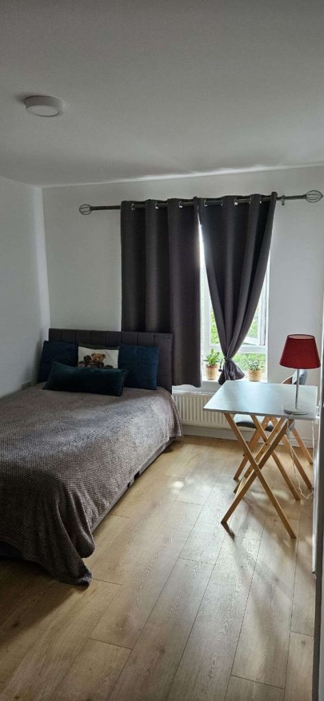 En-suite Room to let* A spacious one bedroom for rent in Grays, East London