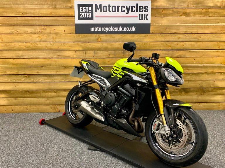 SUPERB 2023 TRIUMPH STREET TRIPLE 765 MOTO2 LTD EDITION, 184 OF 765, FSH!