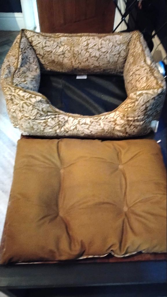 Morris & co dog bed 