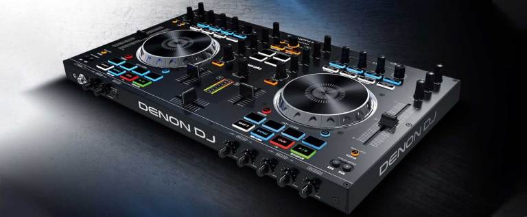 Denon mc4000 DJ Decks with decksave and carry bag REDUCED 