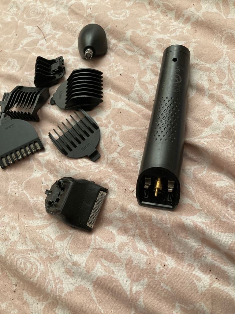 New beard trimmer with all attachments 