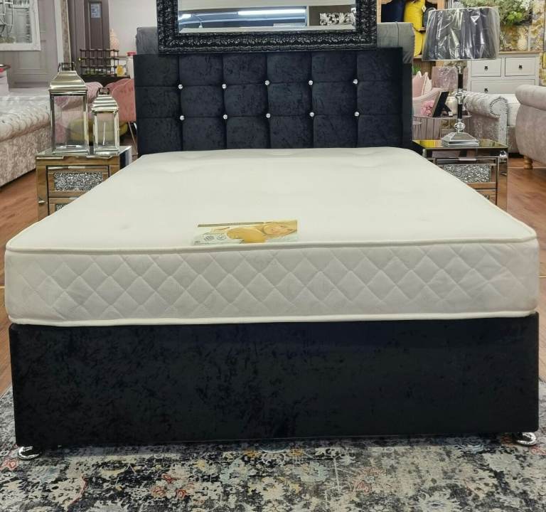 Ex-Display Black 4ft 6 Divan Base, Headboard And Mattress Complete (Double