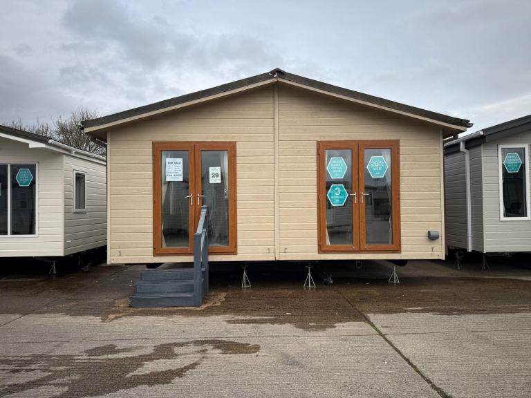 46x20ft 3 Bed Twin Lodge - Ensuite Shower / Bath / French Doors - Offsite Sale