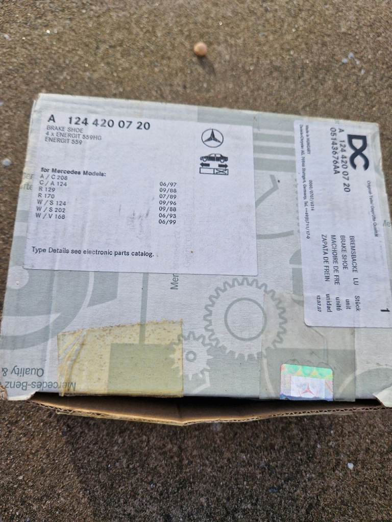 Mercedes W124 Brake Pads. Part A124 420 07 20