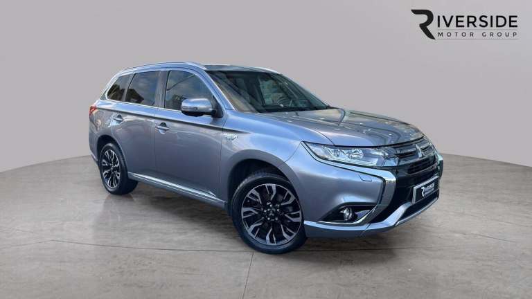 2017 Mitsubishi Outlander 2.0h 12kWh 4h CVT 4WD Euro 6 (s/s) 5dr 4x4 Petrol Parallel PHEV Automatic