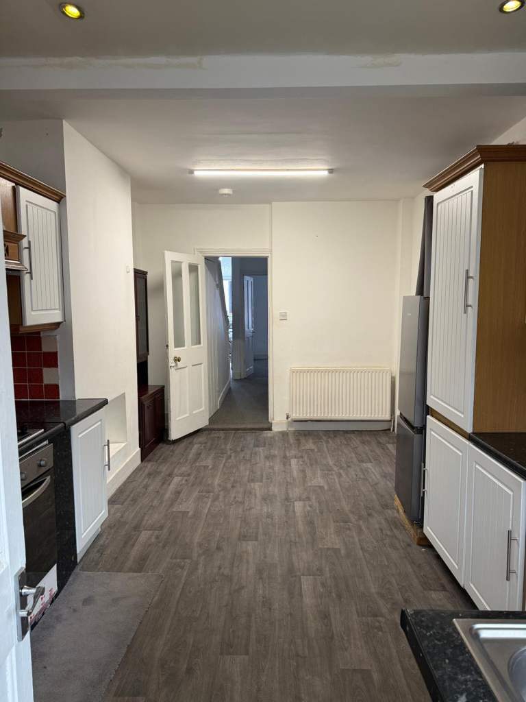 4 Bedroom 2 Bathroom house ToLet