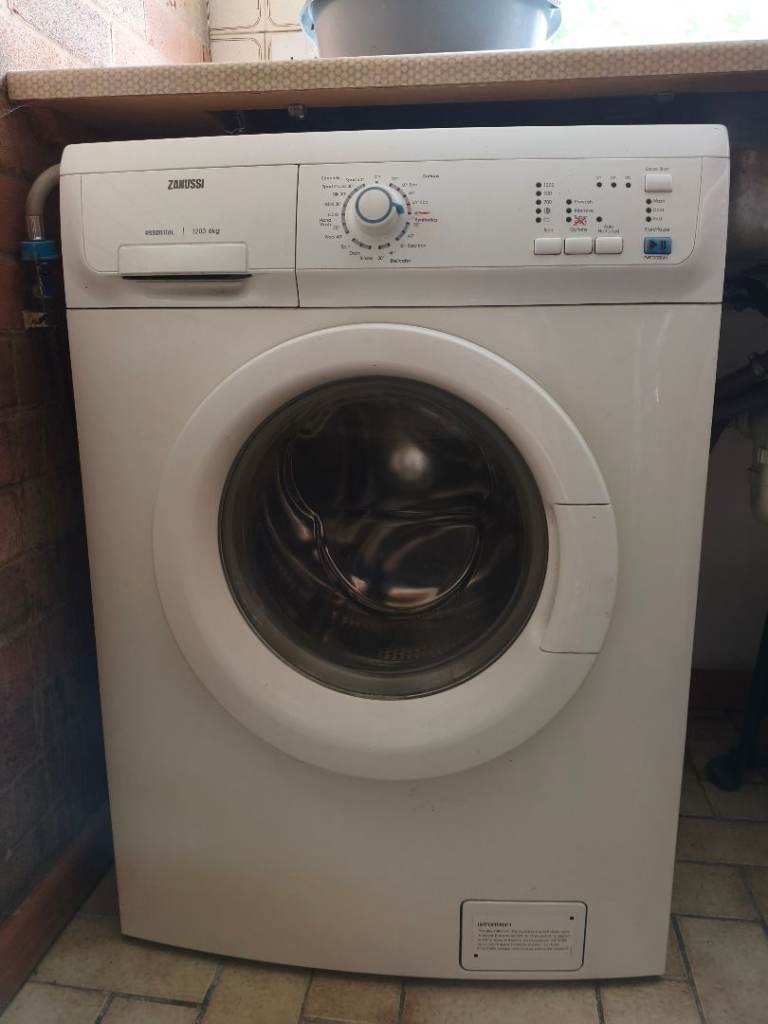 Zanussi Essential 1200 6kg Washing Machine – Good Condition