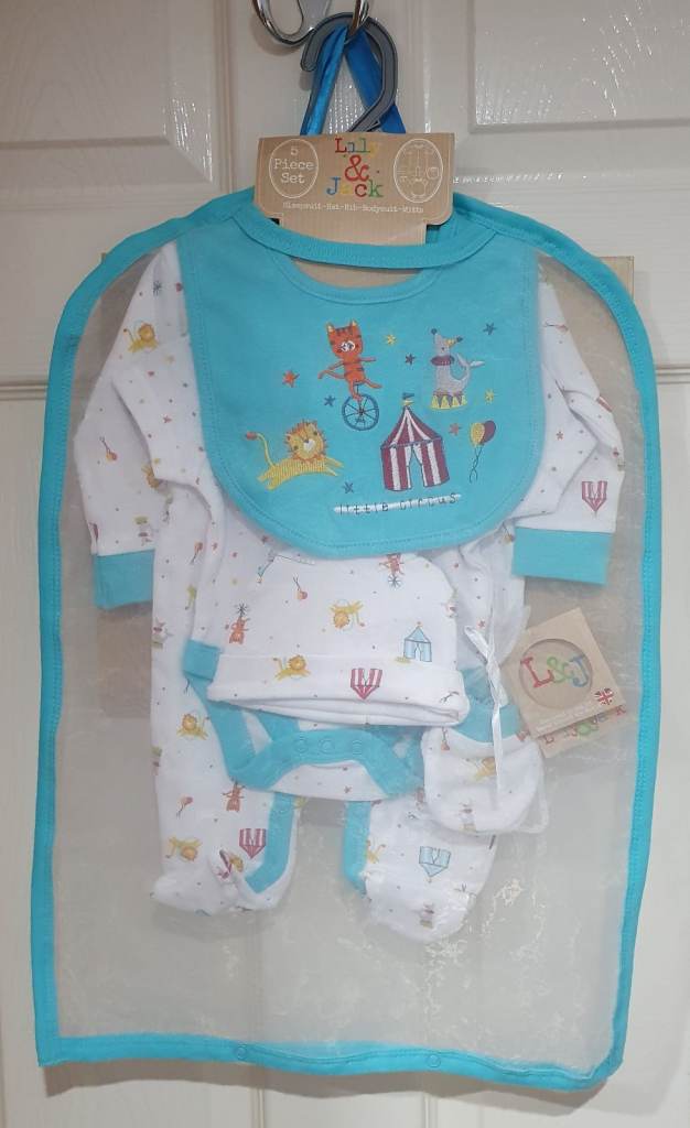 LILY & JACK Blue 5 Piece Set New Born Sleepsuit Hat Bib Bodysuit Mitts Bag BNWT