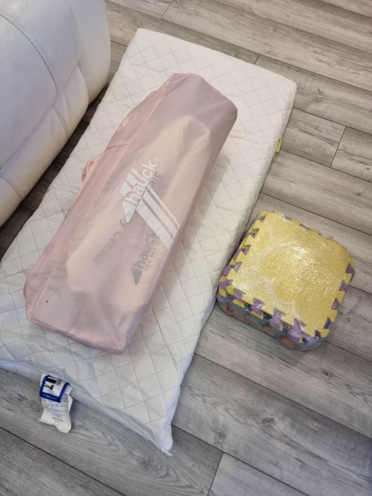 Travel cot for baby/toddler