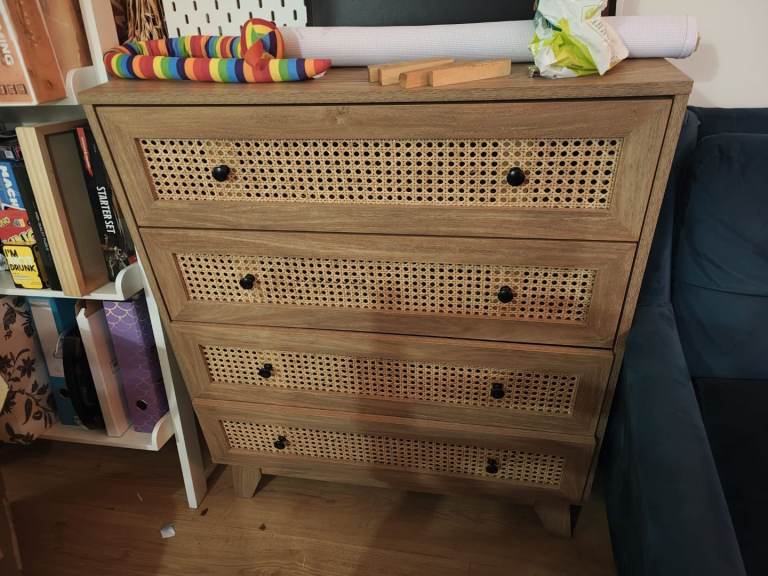 Chest of drawers