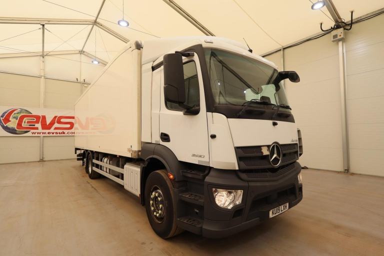 2019 (19 PLATE) Mercedes Benz Antos 2530 6x2 Euro 6 Refrigerated