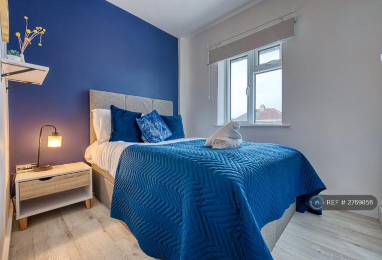 4 bedroom house in Upper Bloomfield Road, Bath, BA2 (4 bed) (#2769856)