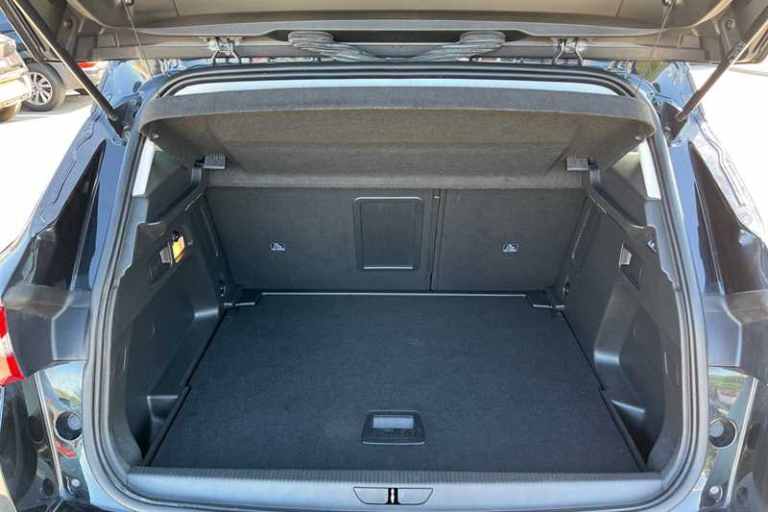 2021 Vauxhall Grandland X 1.2 Turbo SRi Nav 5dr HATCHBACK PETROL Manual