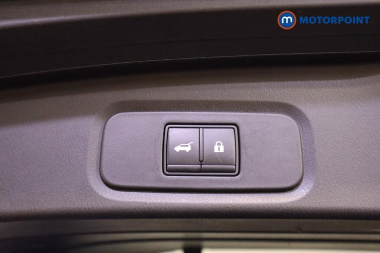 2022 Nissan Qashqai 1.3 DiG-T MH 158 Tekna 5dr Xtronic SUV Petrol Automatic