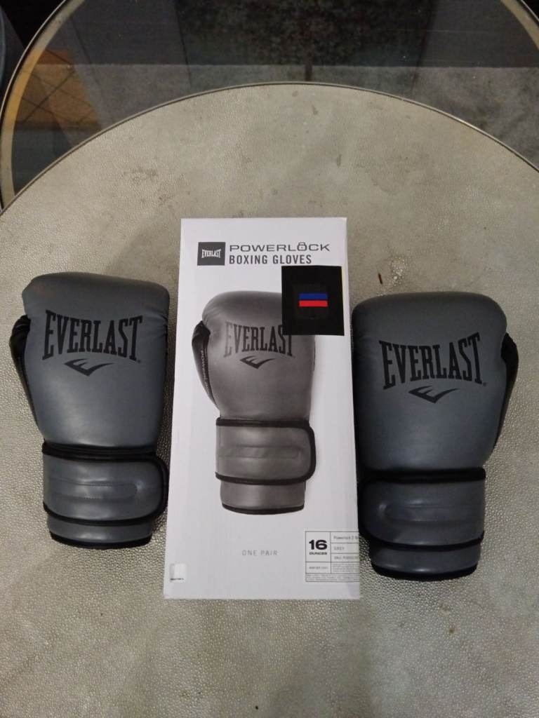 Boxing Gloves Brand New Everlast Powerlock 16oz