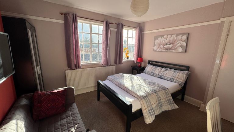 Beautiful Large Furnished  Room in Loughborough Town’s Centre