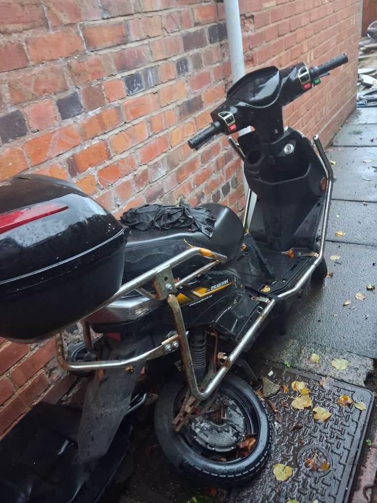Electric moped spares or repairs.