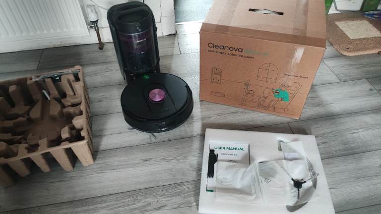 £360 Bagless w15 robot vacuum cleaner mop HOOVER AND SELF-EMPTYING BASE CLEANOVA W15 GREENBIN