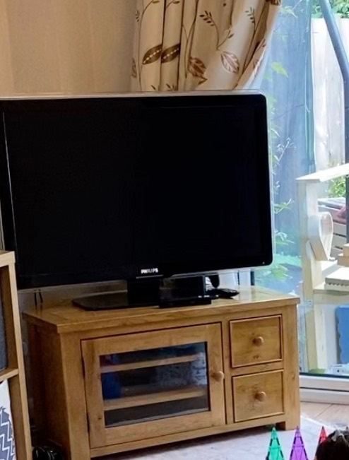 Oak TV cabinet 