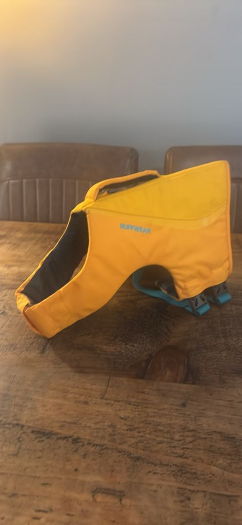 Brand new Ruffwear life jacket for dogs 
