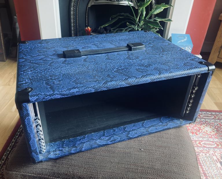 4U rack case blue snakeskin