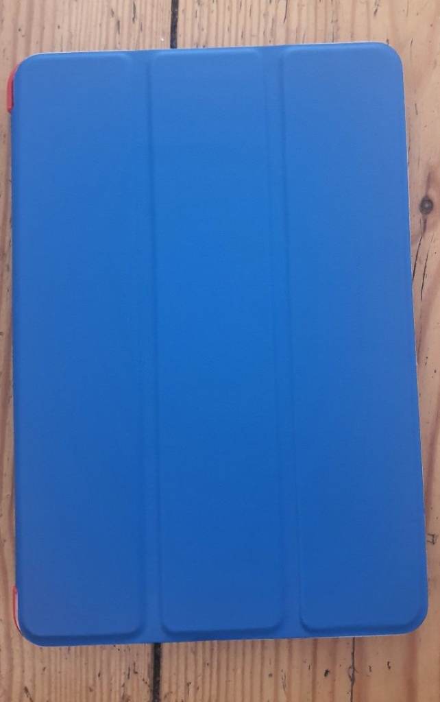 For sale is Belkin Lego case for Ipad mini