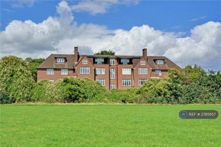 2 bedroom flat in Tyler House, London, SE3 (2 bed) (#2785657)