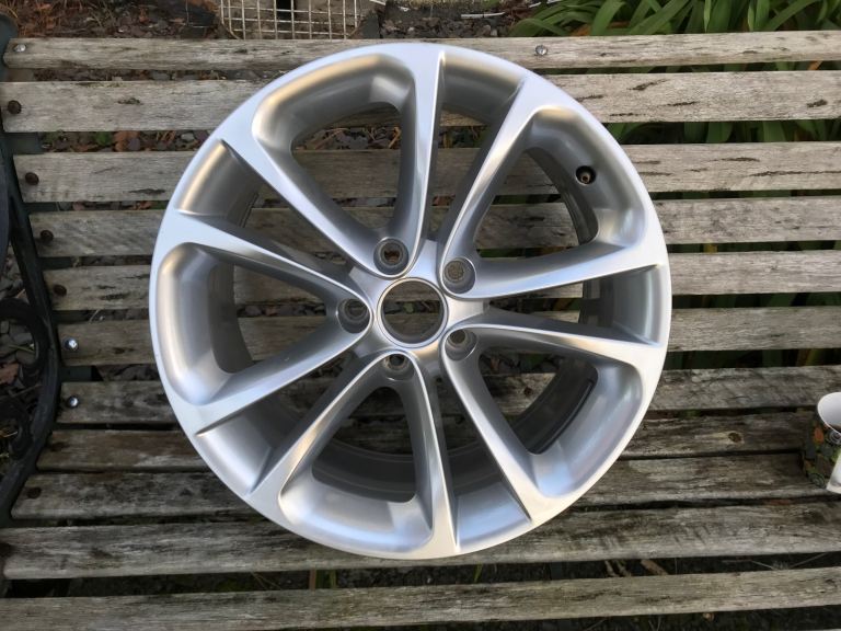 VW 2 x 17 INCH ALLOY WHEELS GENUINE 3C8601025K. 