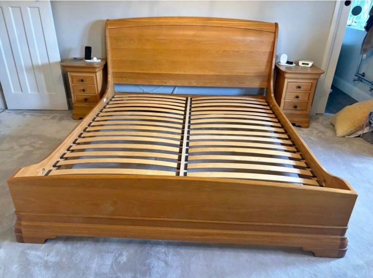 Feather and Black solid oak super king size bed frame excellent quality and condition