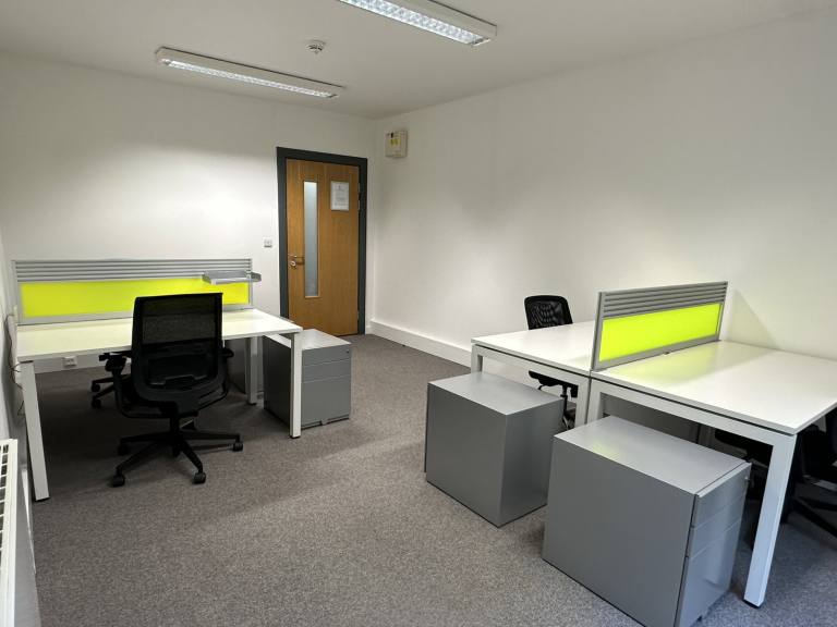Exeter - EX2 8LB \ Compact Office for Rent for 1 Person