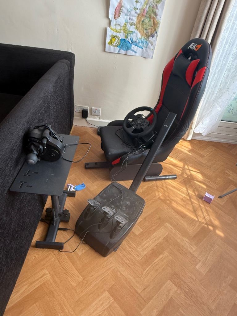 Logitec sim racing rig