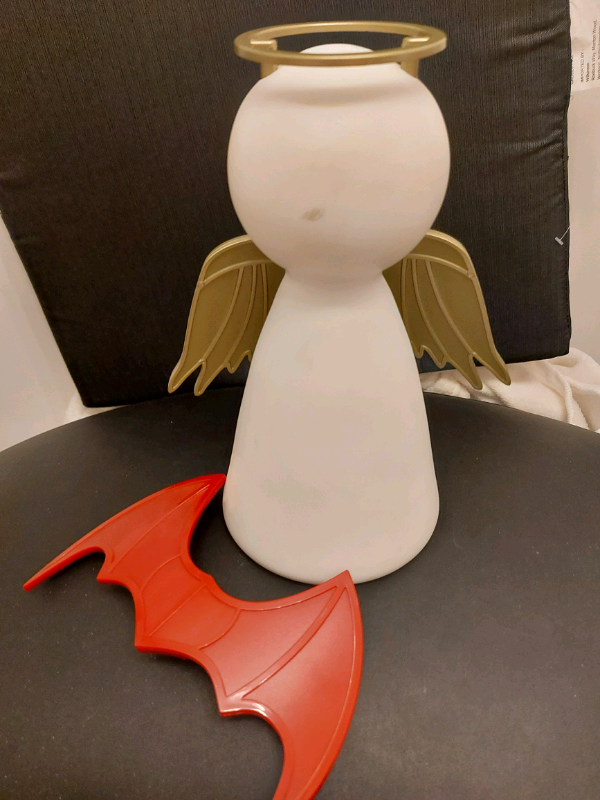 image for Lamp. Can change wings. Battery or mains