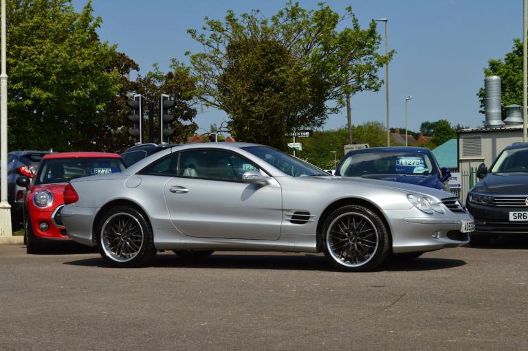 2003 Mercedes-Benz S Class SL 500 2dr Auto ++ 19 INCH ALLOYS / LEATHER / SAT NAV / 11 SERVICES ++...
