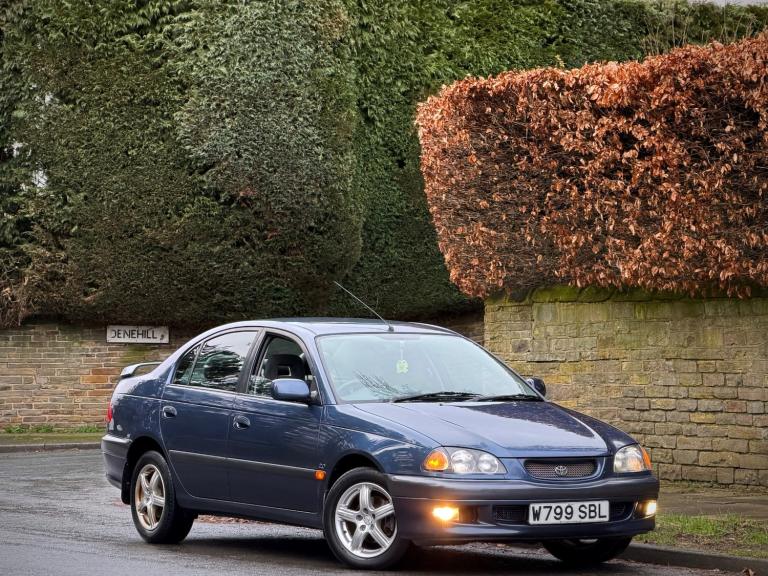 TOYOTA AVENSIS 2.0 SR MANUAL 4DR + FULL 19 STAMP HSTRY + 2FOWNR + NEW CLUTCH+CLN