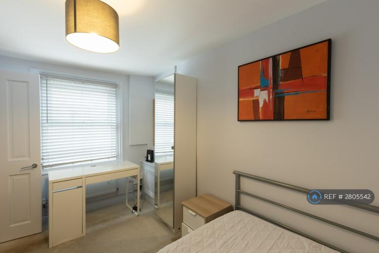 1 bedroom in Upper Bath Street, Cheltenham, GL50 (#2805542)