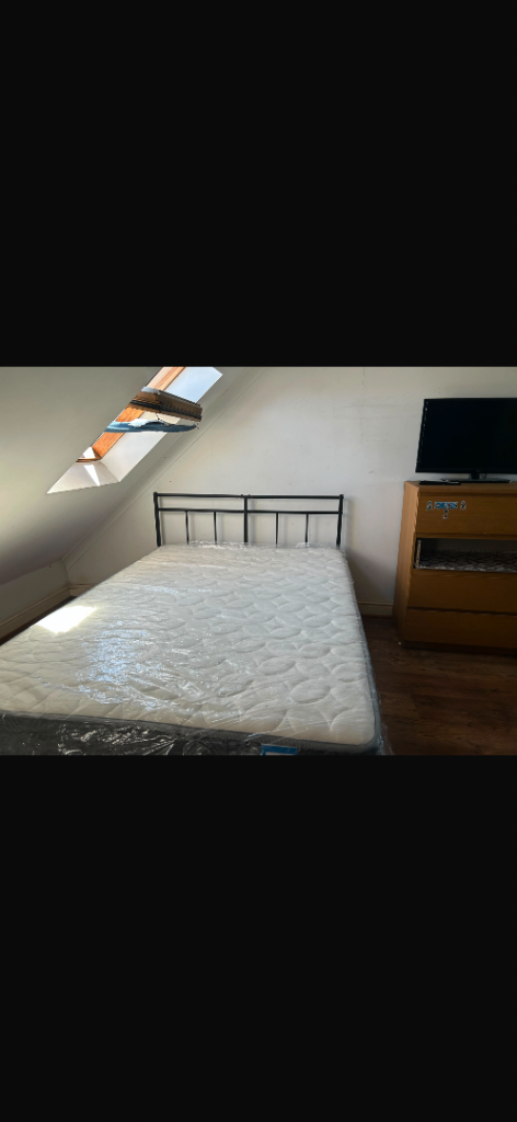 En Suite room available to rent near Hounslow Central