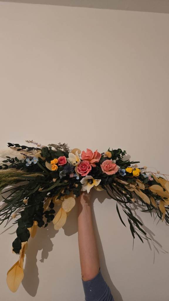 Flowers for wedding arch