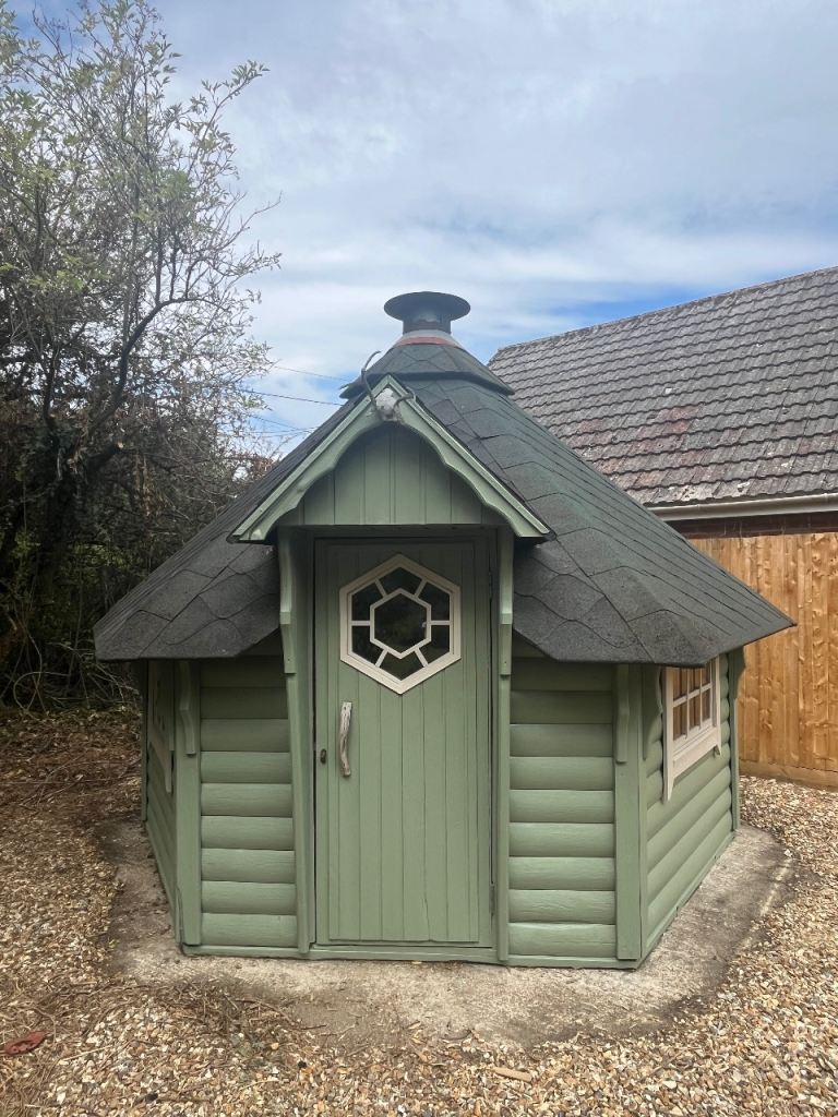 Garden Grill Cabin / BBQ Hut - Good Condition