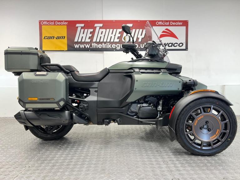 2025 Can-Am Canyon Redrock Semi Automatic Trike with 800 Miles 