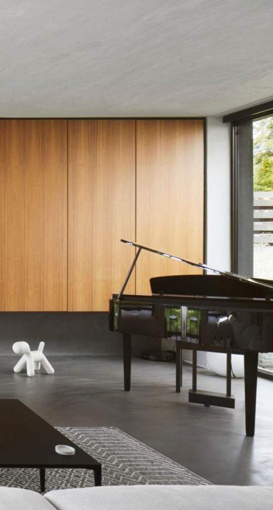 Yamaha CLP-565GP Clavinova Baby Grand Digital Piano – Polished Ebony black  plus stool