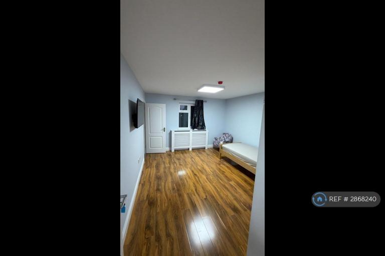 1 bedroom in Bath Road, Hounslow, TW5 (#2868240)