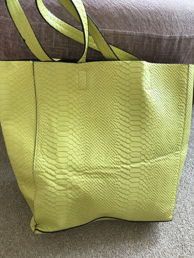 Stylish Neon Yellow Tote Bag with Reptile Texture – Good Condition