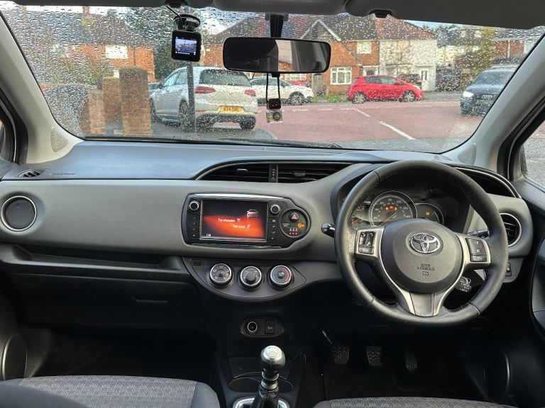Toyota, YARIS, Hatchback, 2016, Manual, 1329 (cc), 5 doors