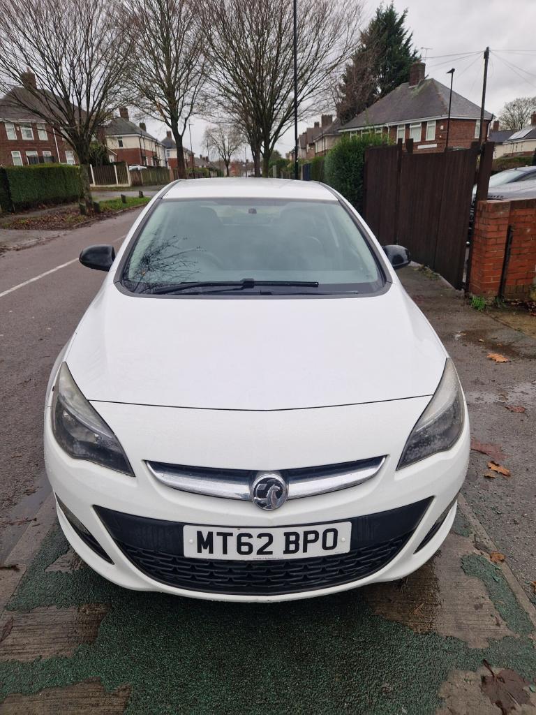2012 Vauxhall Astra 1.6i 16V Active 5dr HATCHBACK Petrol Manual