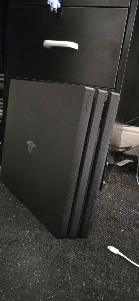 PlayStation PS4 PRO 1 TB 