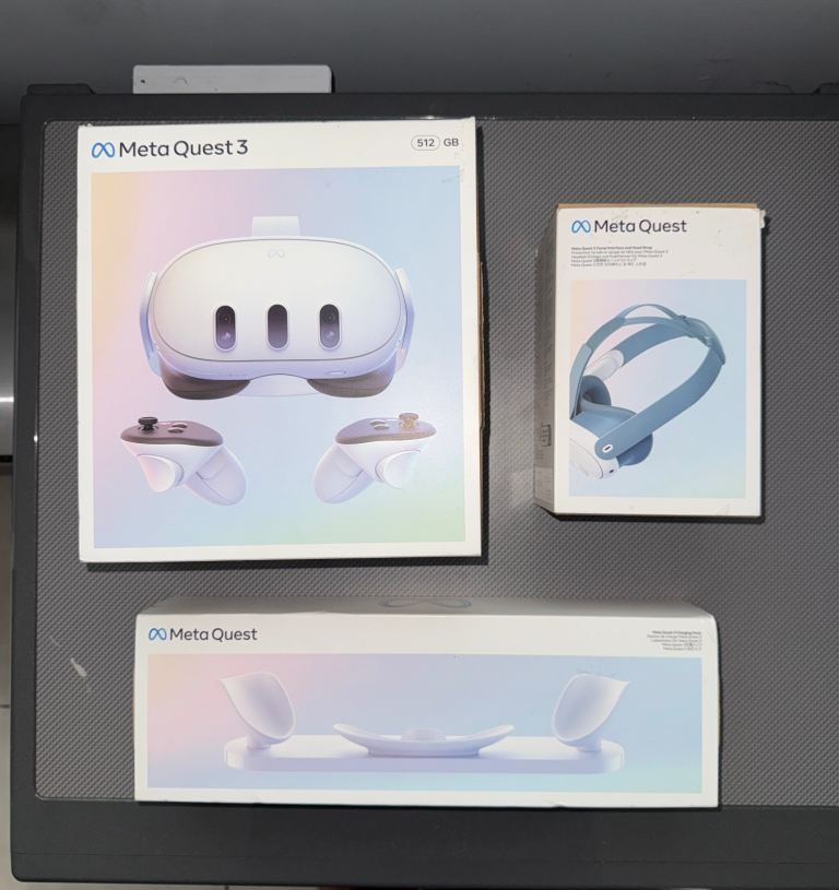 Meta Quest 3 VR Headset 512GB Bundle With Charge Stand & Additional Strap