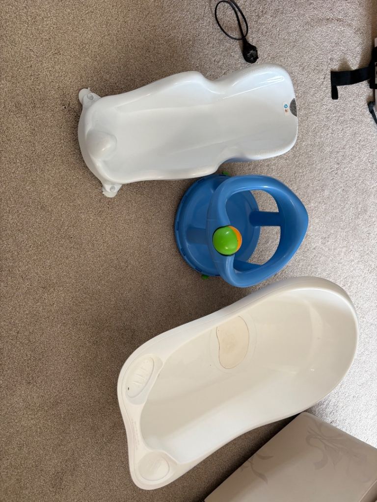 Baby Bath and Support and Seat – Good Condition