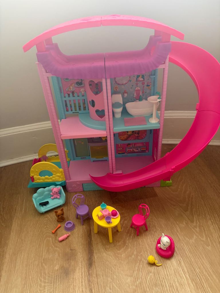 Barbie Chelsea House with Slide and Accessories – Good Condition
